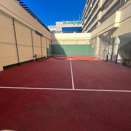 Ferienwohnung Heart Of Puerto Banus Newly Renavated Free Parking , Wifi ,Pool,Gym,Padel Court Marbella Exterior foto