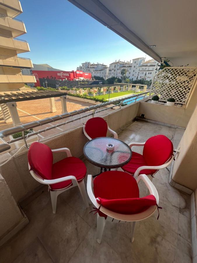 Ferienwohnung Heart Of Puerto Banus Newly Renavated Free Parking , Wifi ,Pool,Gym,Padel Court Marbella Exterior foto