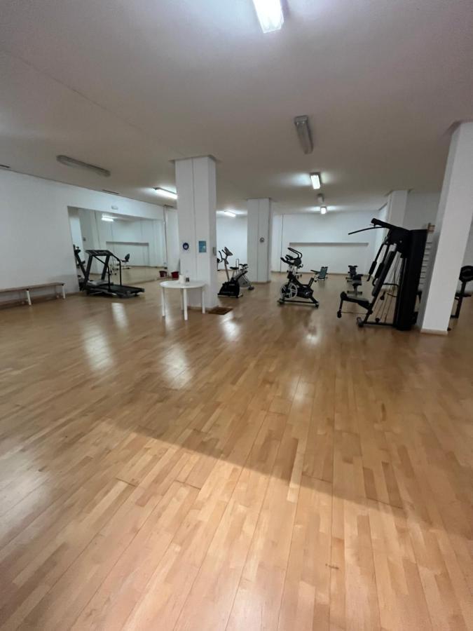 Ferienwohnung Heart Of Puerto Banus Newly Renavated Free Parking , Wifi ,Pool,Gym,Padel Court Marbella Exterior foto